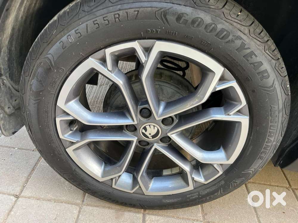 Skoda Kushaq 1.0 Tsi Style At (6 Airbags), 2021, Petrol