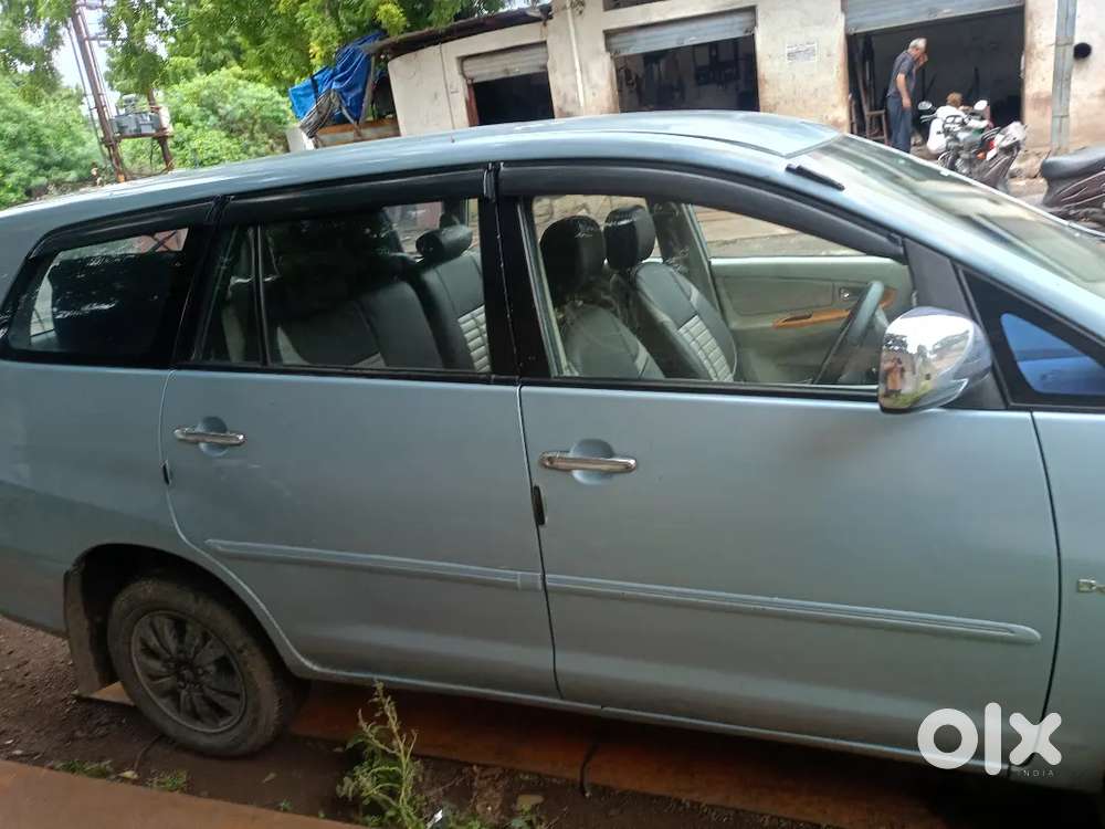 Toyota Innova Hycross 2009