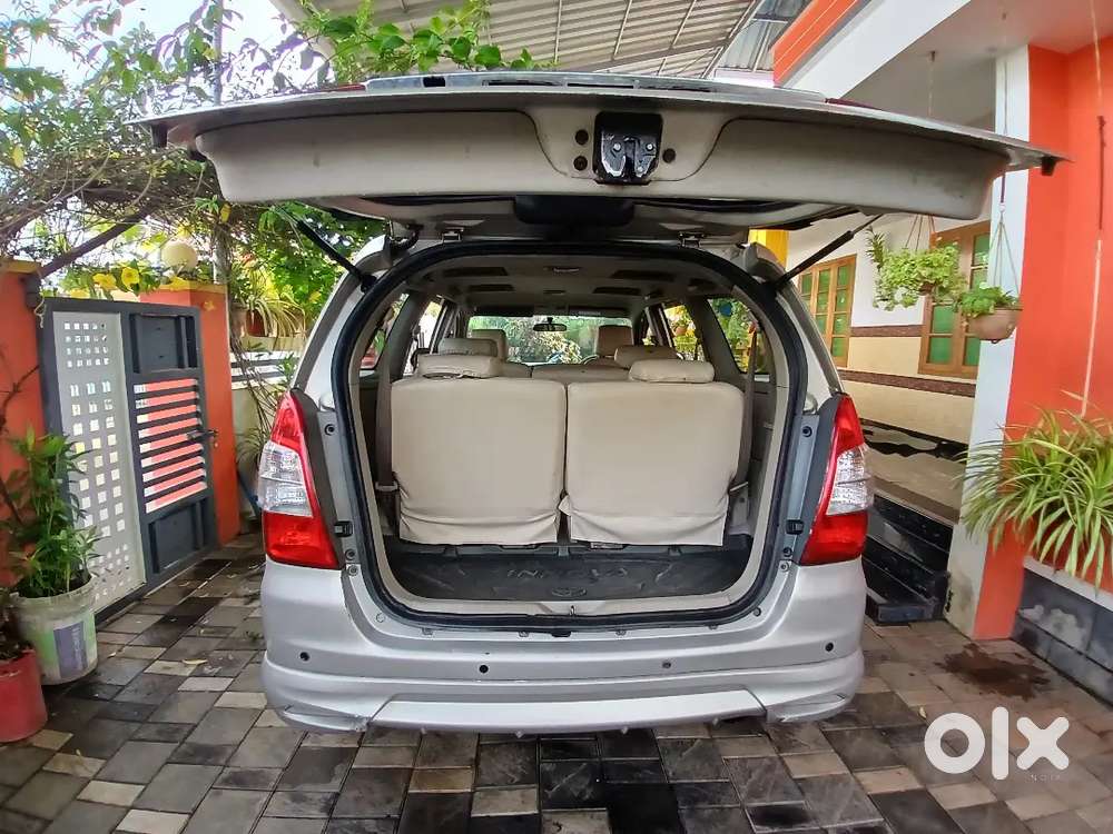 Toyota Innova Diesel Manual 2012 8 Seater. Re.