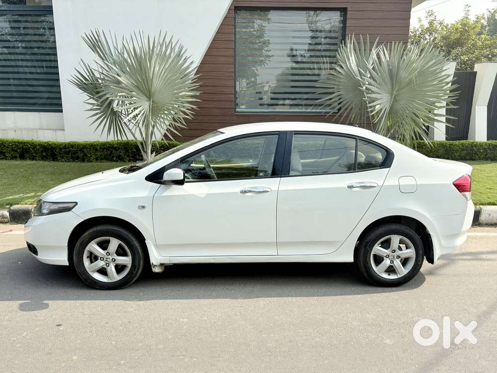 Honda City V Inspire, 2011, Petrol