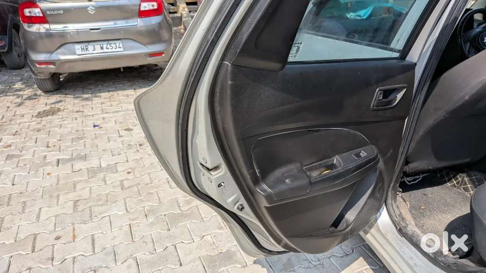 Maruti Suzuki Swift 2023 Petrol 42500 Km Driven