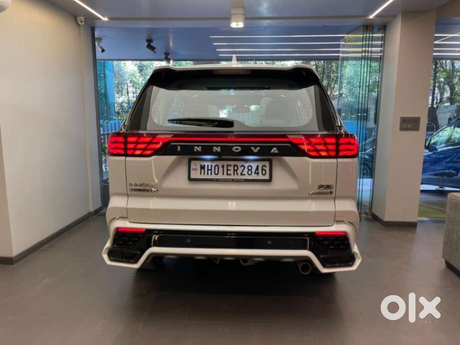 Toyota Innova Hycross 2.0 Zx Hybrid 7 Str, 2024, Petrol