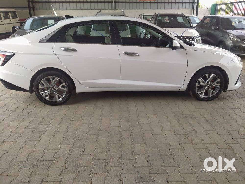 Hyundai Verna 1.5 Mpi Mt Sx (o), 2023, Petrol