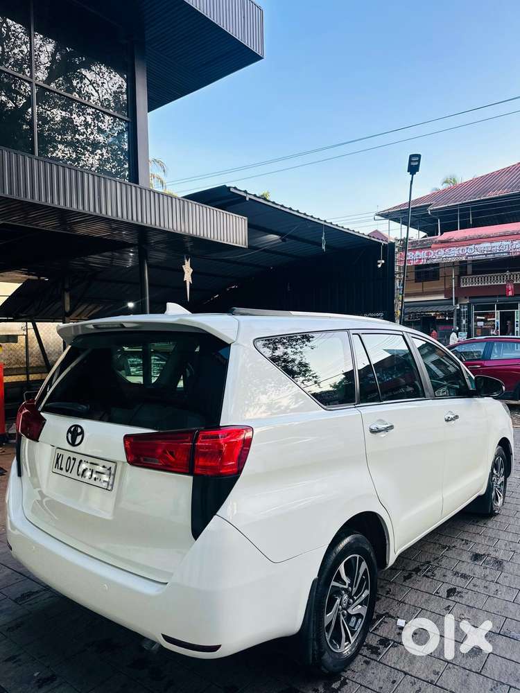 Toyota Innova Crysta 2.8z Automatic, 2016, Diesel