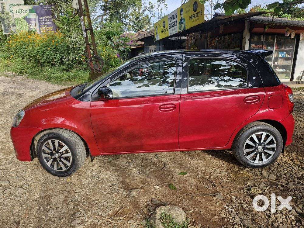 Toyota Etios Liva V Dual Tone, 2018, Petrol