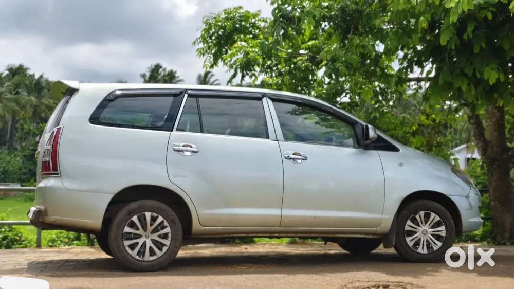 Innova 2.5g,,original Kerala,,8seater,new Inssurans,new Oil,,