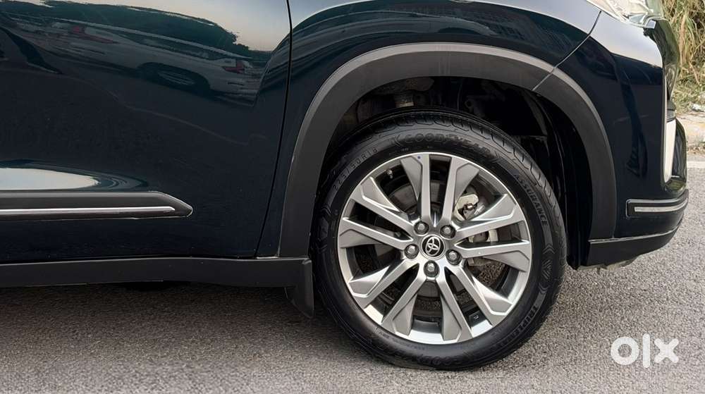 Toyota Innova Hycross 2.0 Zx (o) Hybrid 7 Str, 2024, Petrol