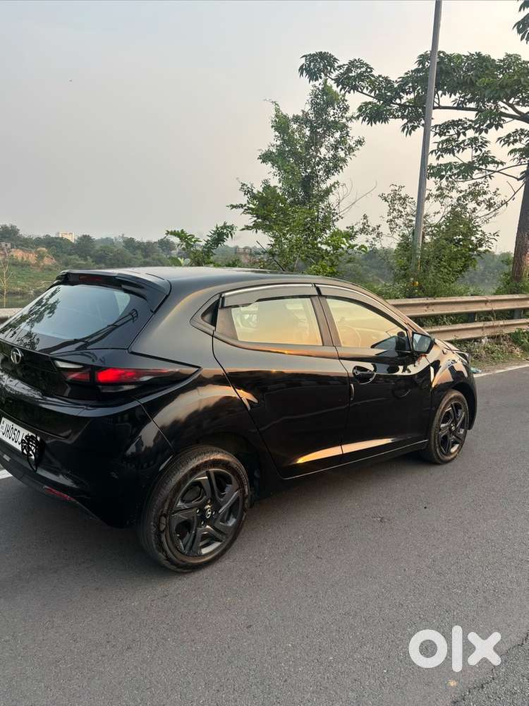 Tata Altroz Petrol Manual 2023