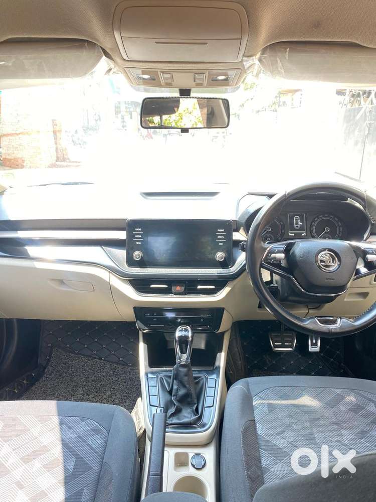 Skoda Slavia 1.0 Ambition Tsi At, 2023, Petrol