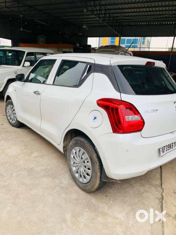 Maruti Suzuki Swift Lxi Option, 2021