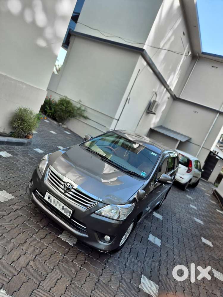 Toyota Innova 2.5 Vx 8 Str Bs-iii, 2013, Diesel