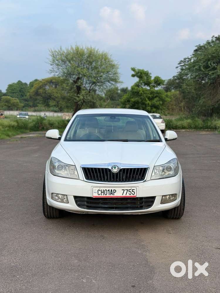 Skoda Laura Ambition 2.0 Tdi Cr Mt, 2012, Diesel