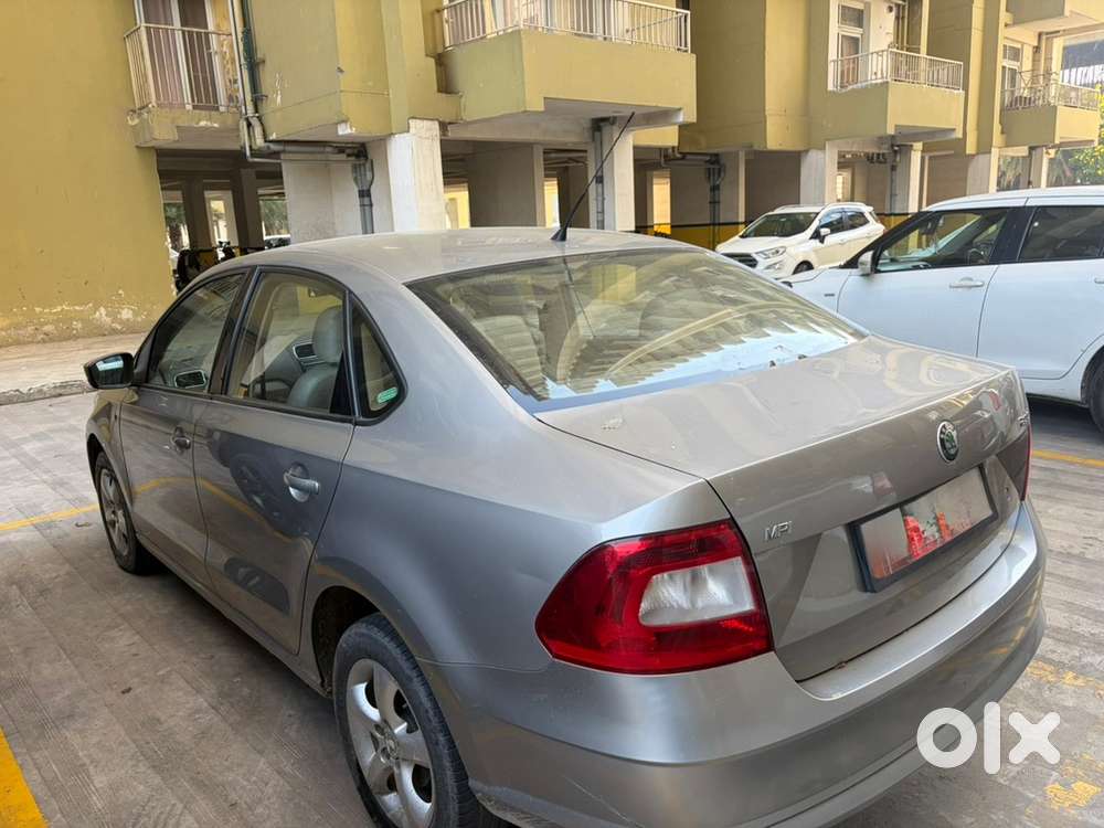 Skoda Rapid Elegance 2012