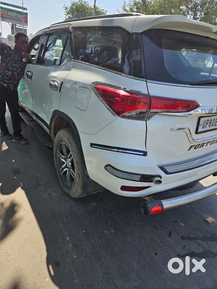 Toyota Fortuner 2017 Diesel 2wd गाड़ी शोरूम कंडीशन में हैं Army Person