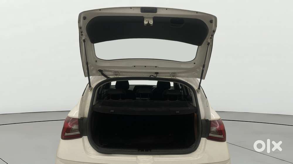 Hyundai New I20 1.2 Asta (o) Ivt, 2023, Petrol
