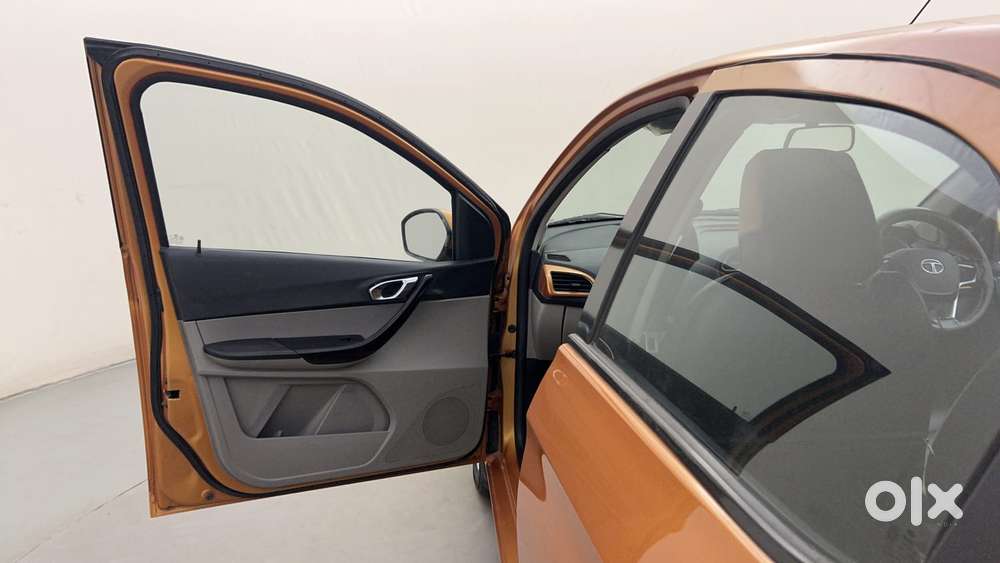 Tata Tiago Xza, 2017, Petrol