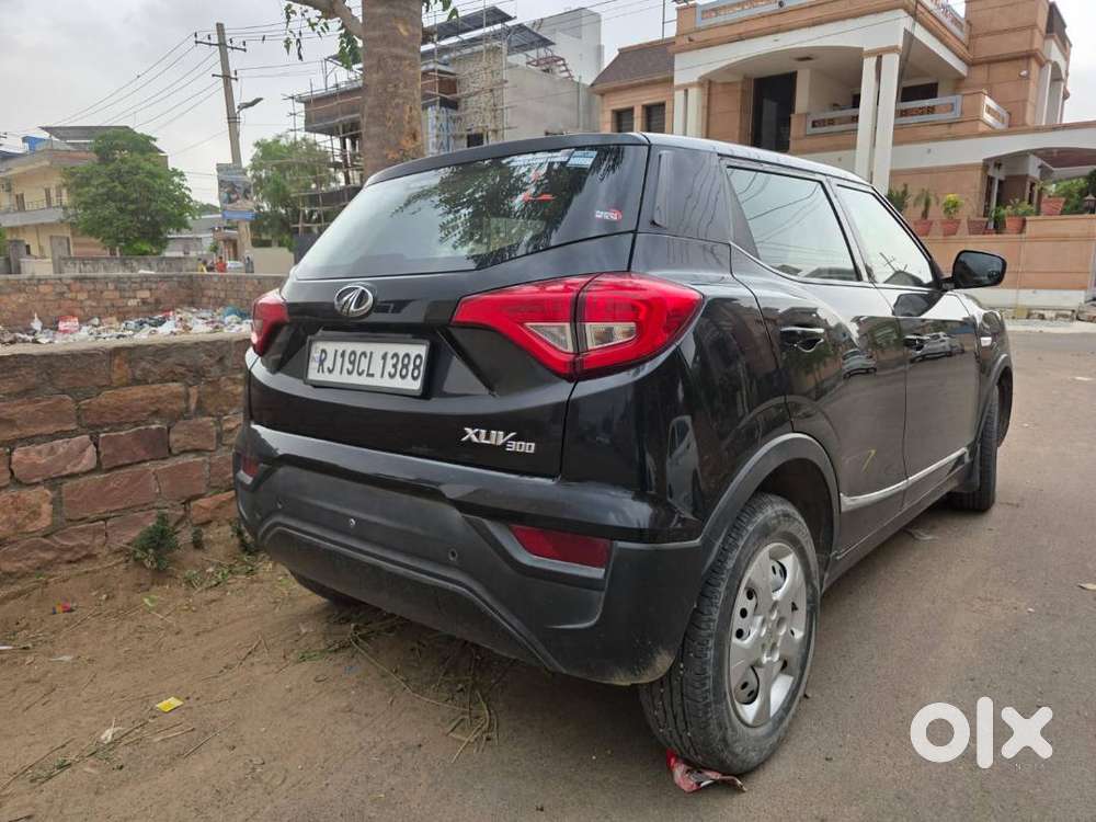 Mahindra Xuv300 Turbosport W4 (2021)  11,000 Km Driven