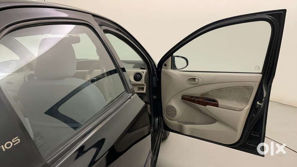 Toyota Etios V, 2013, Petrol