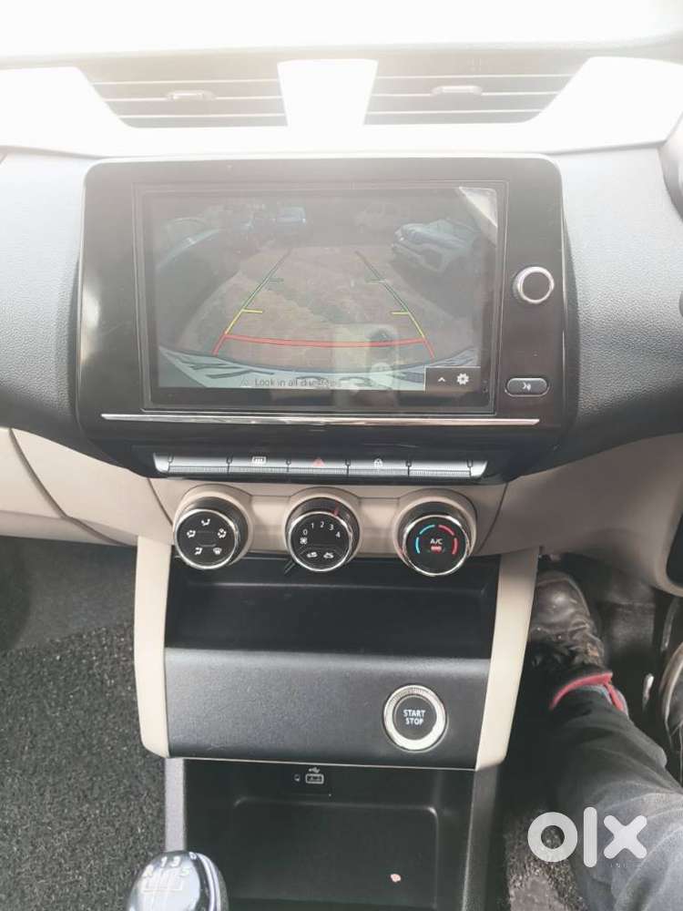 Renault Triber Rxz, 2021, Petrol