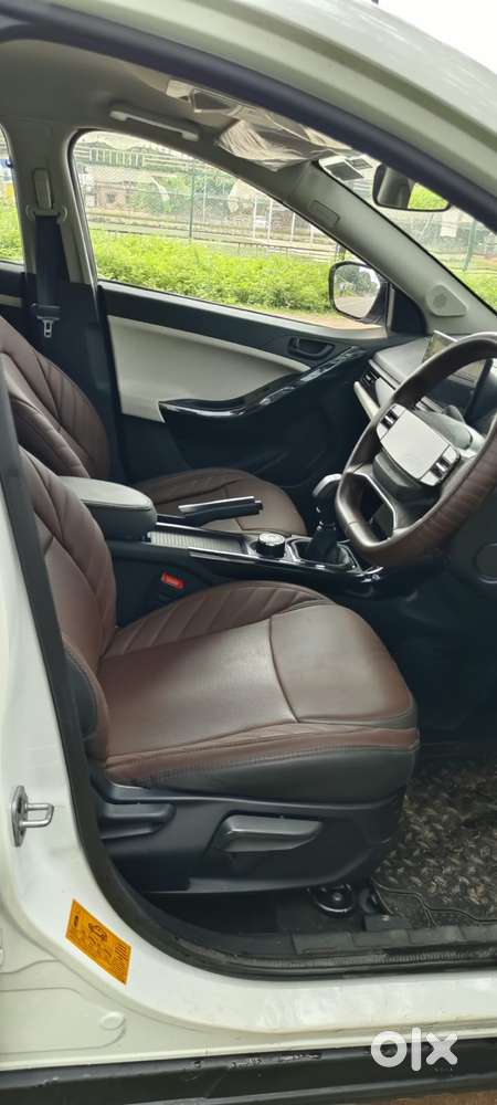 Tata Curvv Creative 1.2 Revotron Petrol 6mt, 2025, Petrol