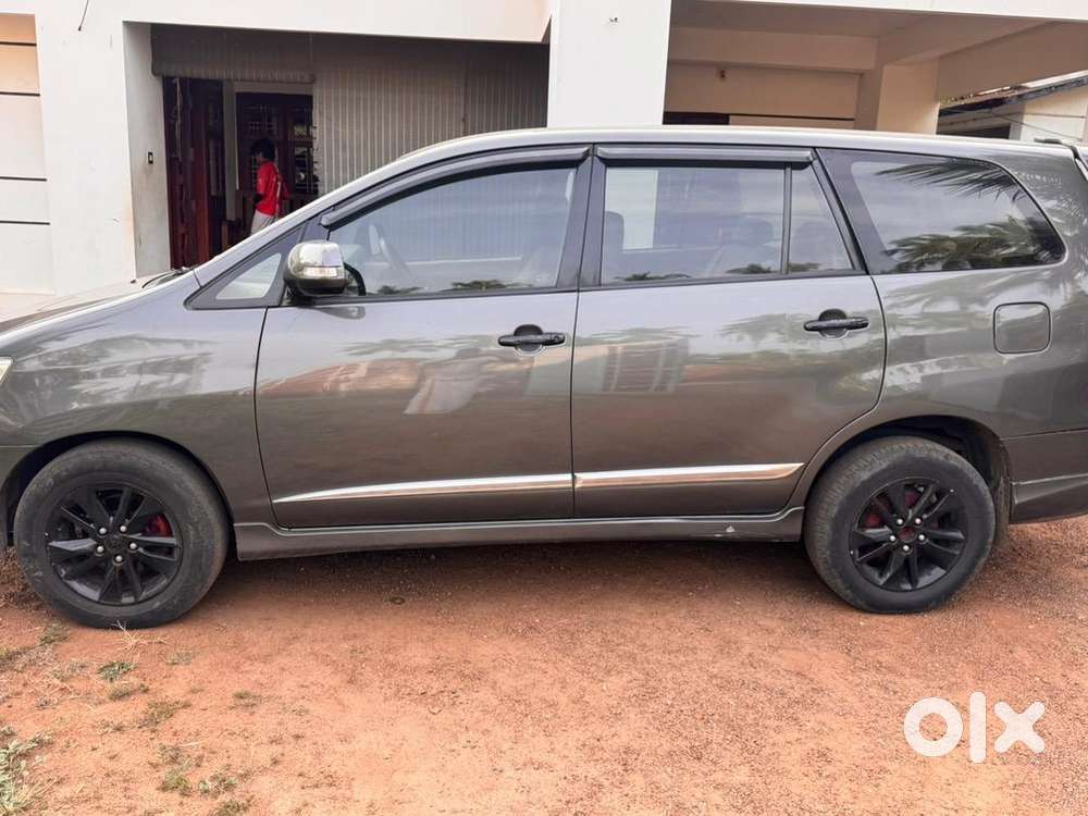 Toyota Innova 2010 Diesel Well Maintained