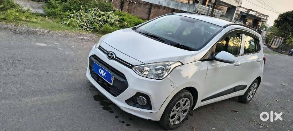 Hyundai I10 Sportz, 2016, Petrol