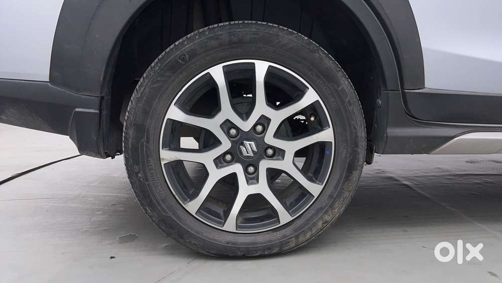 Maruti Suzuki Xl6 1.5 Alpha Plus At, 2022, Petrol