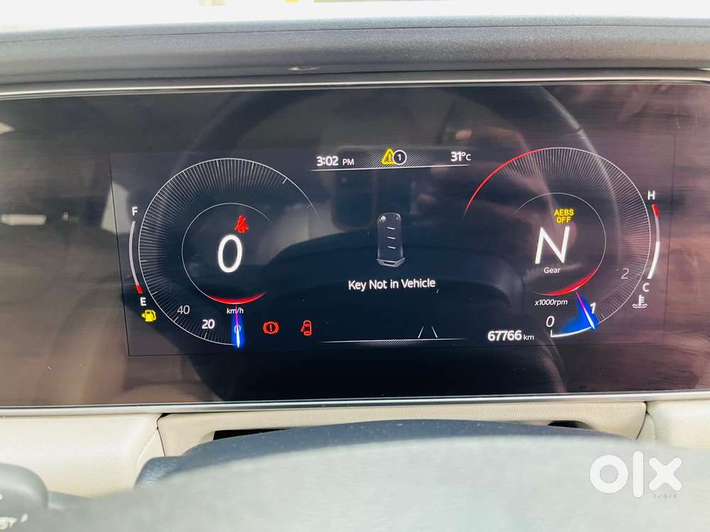 Mahindra Xuv700 2.0 Ax 7 Petrol Mt Str, 2022, Petrol
