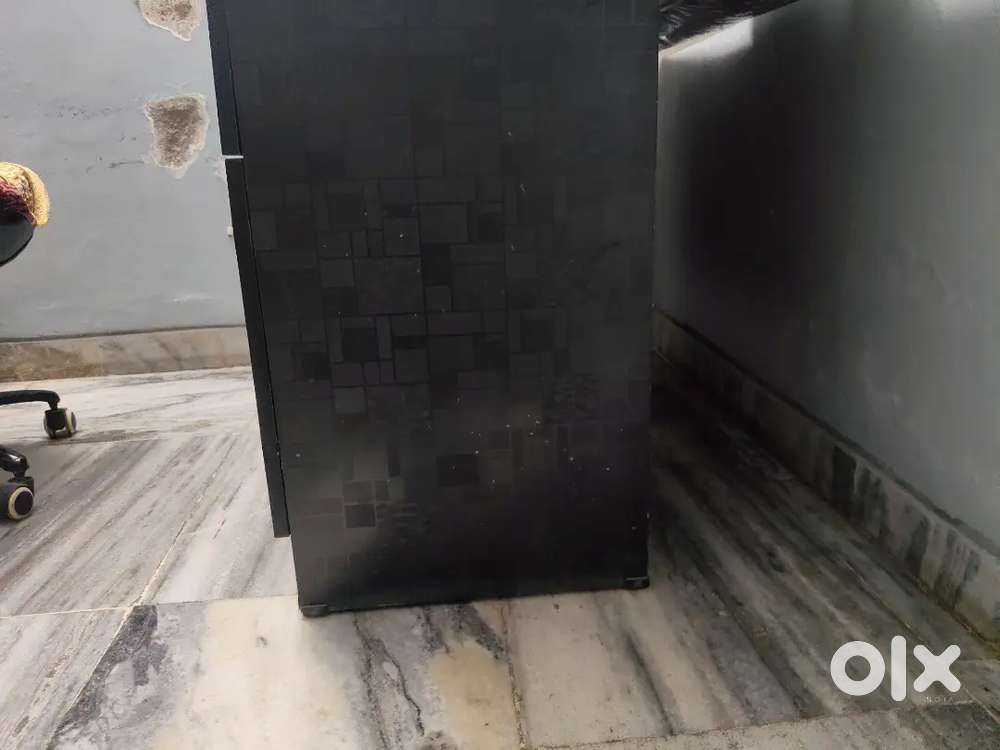 Office table
