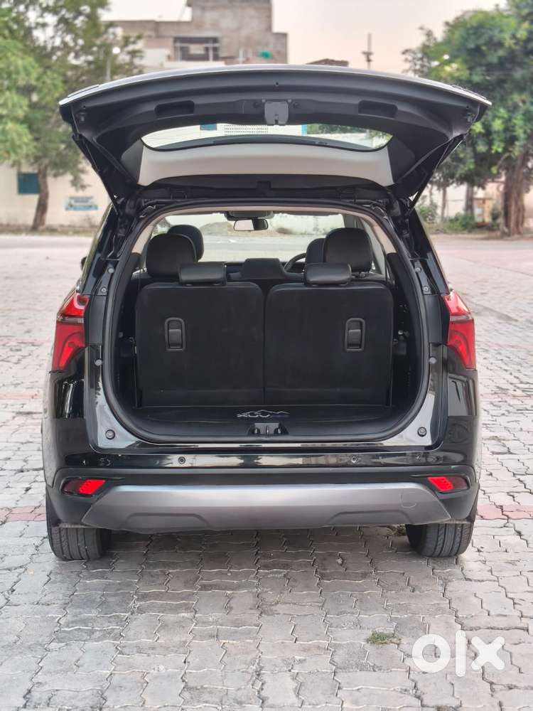 Mahindra Xuv700 2.2 Ax 7 Diesel At Luxury Pack Str, 2025, Diesel