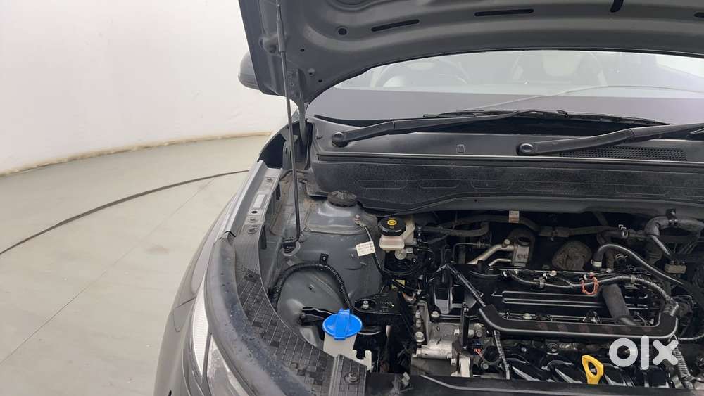 Hyundai Venue 1.2 S (o), 2024, Petrol