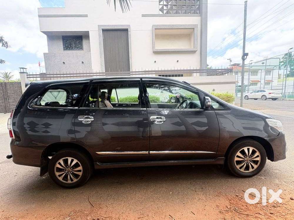 Toyota Innova 2.5 V 8 Str, 2015, Diesel