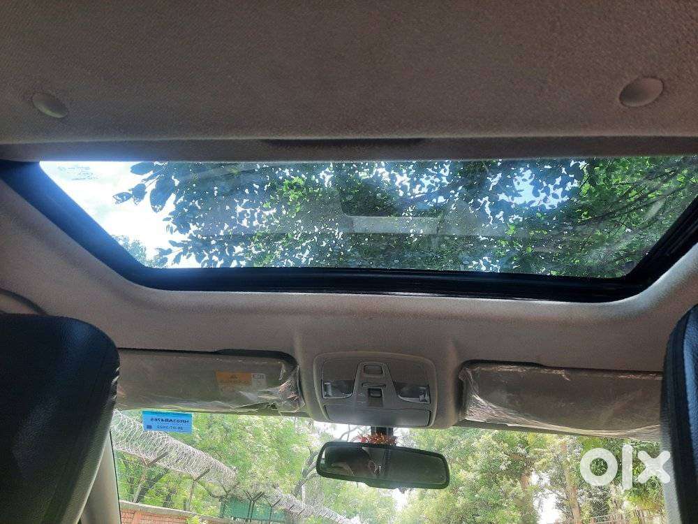 Maruti Suzuki Brezza 1.5 Zxi Smart Hybrid Dual Tone, 2022, Petrol