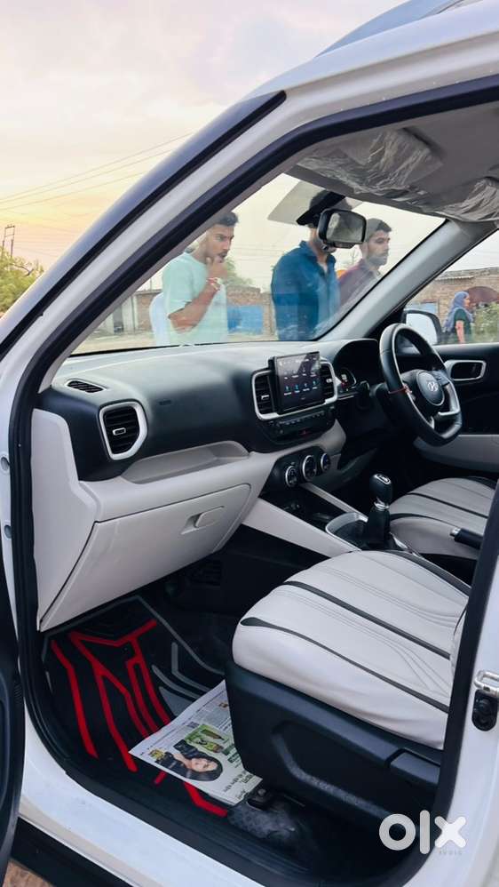 Hyundai Venue Petrol 2023