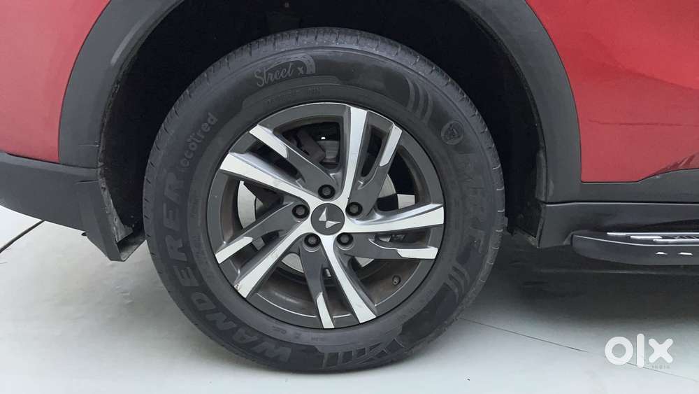 Mahindra Xuv700 2.0 Ax 5 Petrol At Str, 2022, Petrol