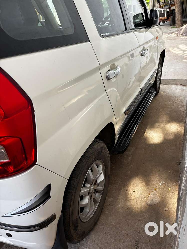 Mahindra Tuv 300 2017