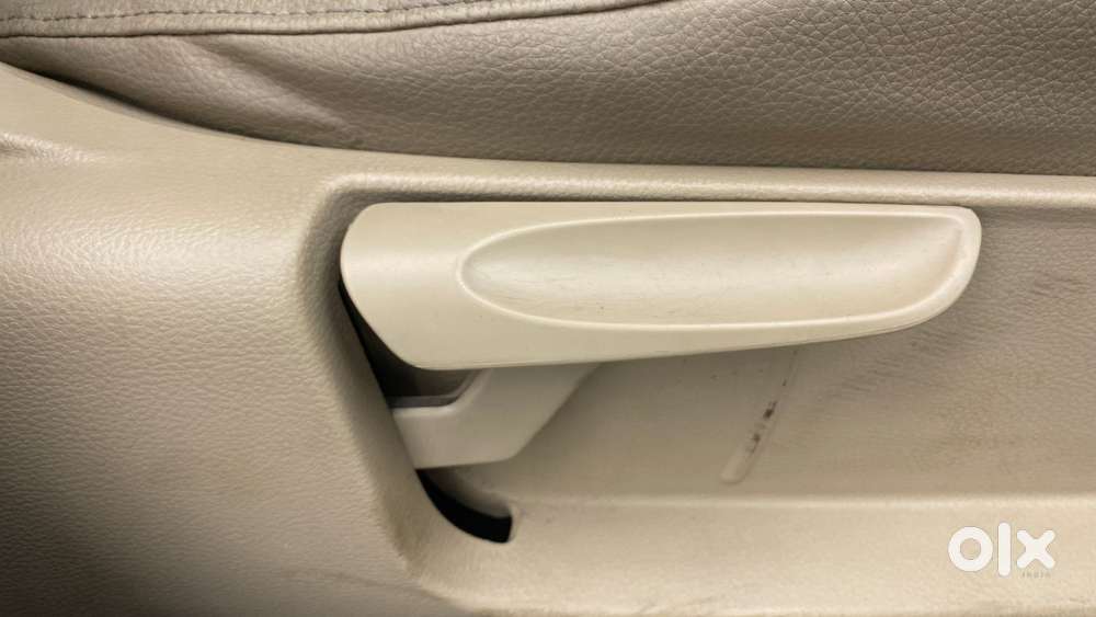 Volkswagen Vento 1.2 Highline Plus At 16 Alloy, 2016, Petrol