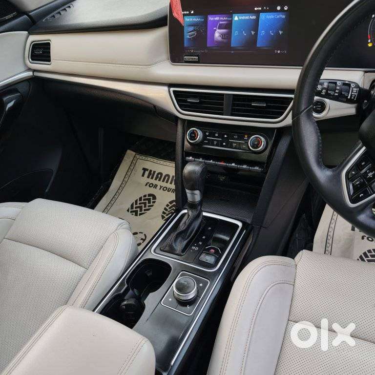 Mahindra Xuv700 2.2 Ax 7 Diesel At Luxury Pack Str, 2022, Diesel
