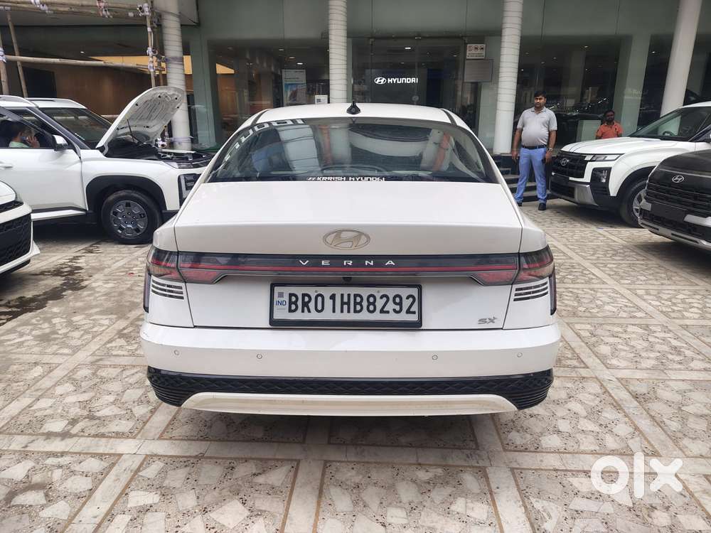 Hyundai Verna 1.5 Mpi Mt Sx (o), 2023, Petrol