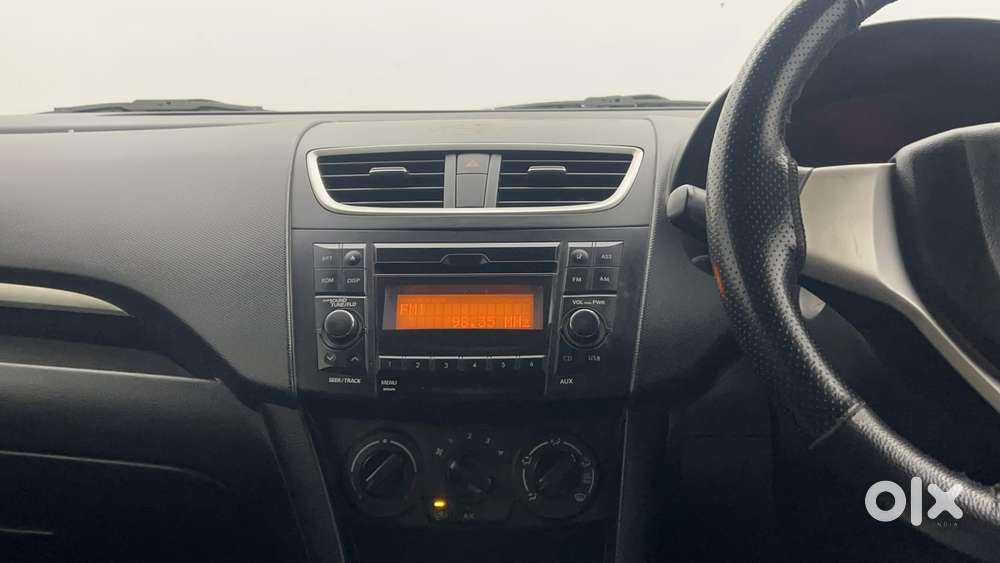Maruti Suzuki Swift Vxi Optional, 2016, Petrol