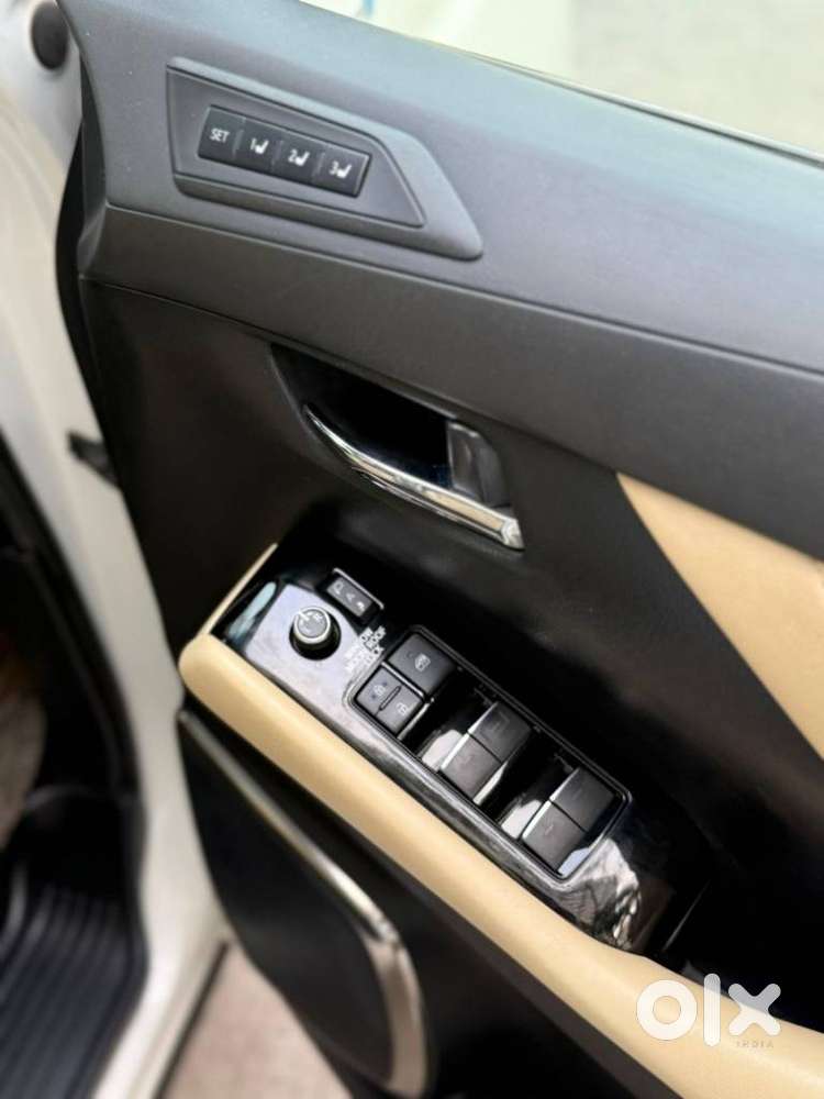 Toyota Vellfire 2.5 Hybrid, 2022, Petrol