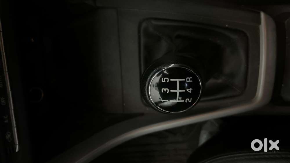 Maruti Suzuki Vitara Brezza 1.5 Vxi At, 2023, Petrol