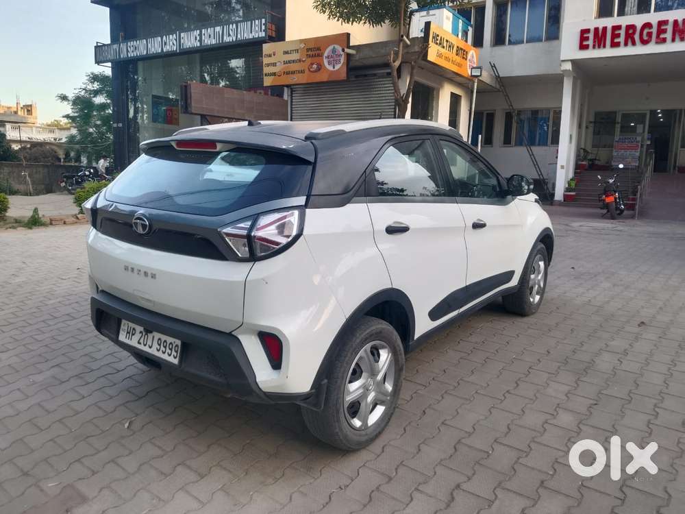 Tata Nexon 1.2 Revotron Xma Amt (s), 2020, Petrol