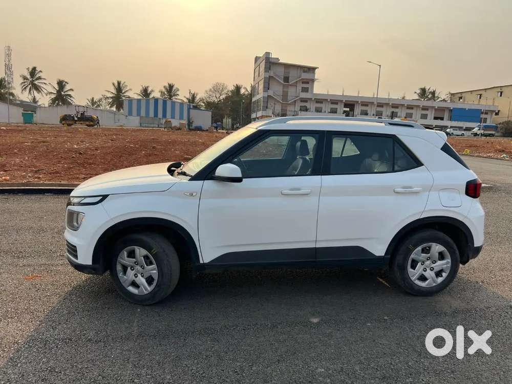 Single Owner Venue S 1.2 Petrol Well Maintained Smooth Condition