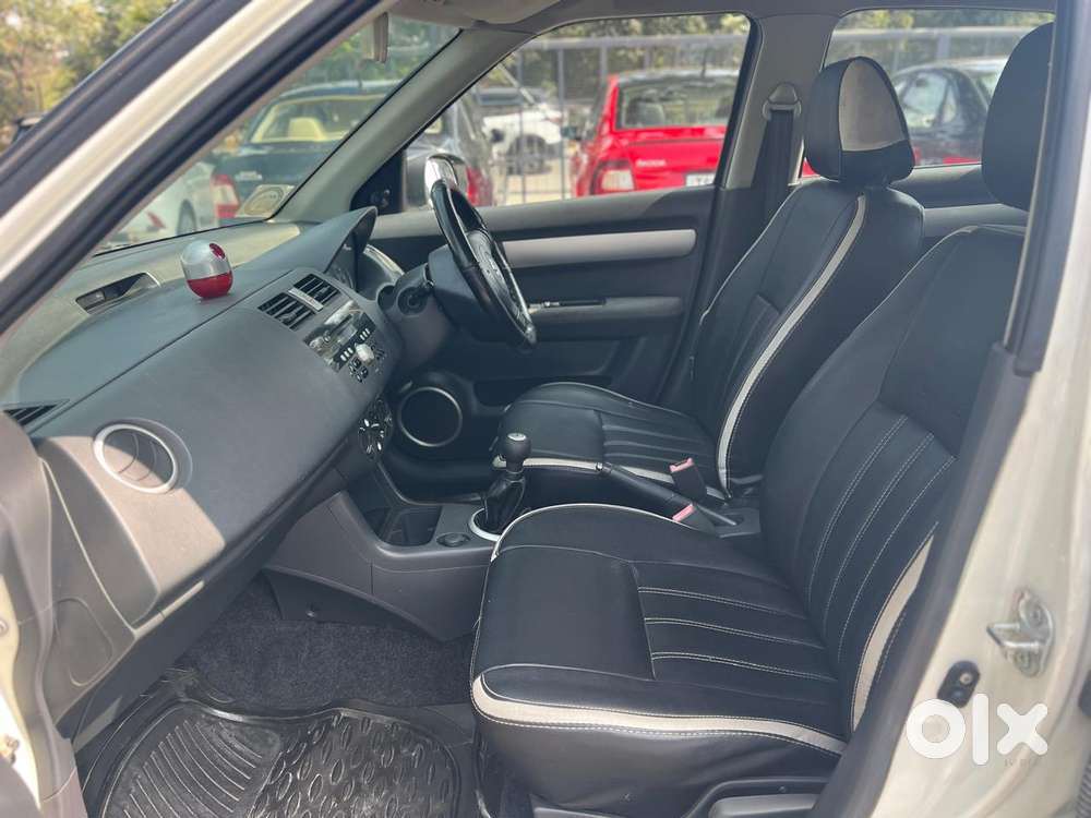 Maruti Suzuki Swift Dzire Vxi, 2011, Petrol