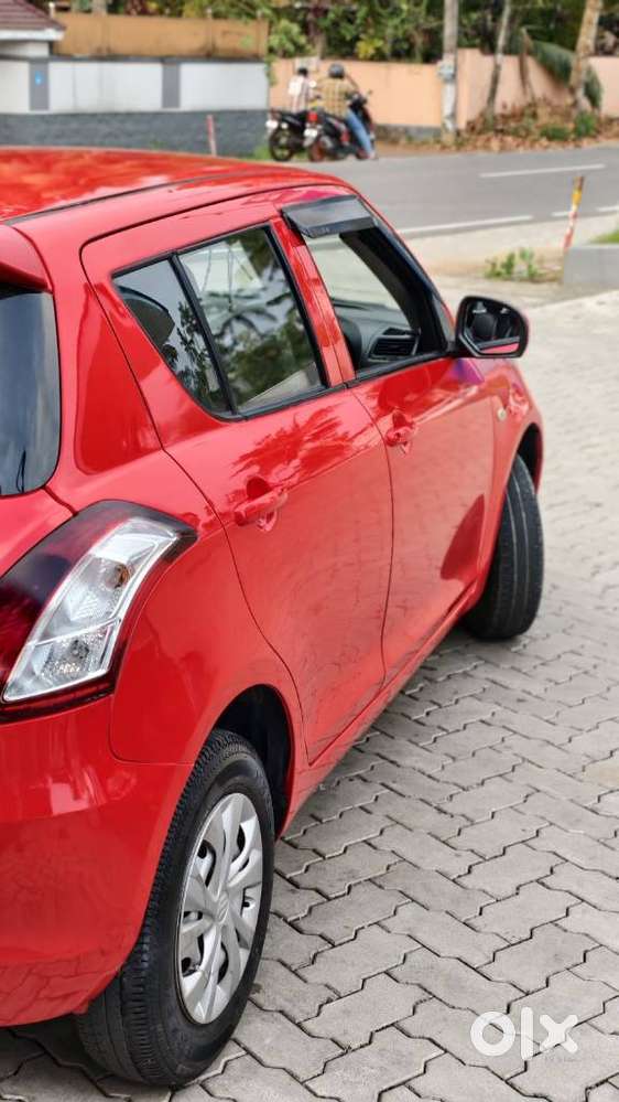 Maruti Suzuki Swift 1.2 Lxi (o), 2017, Petrol