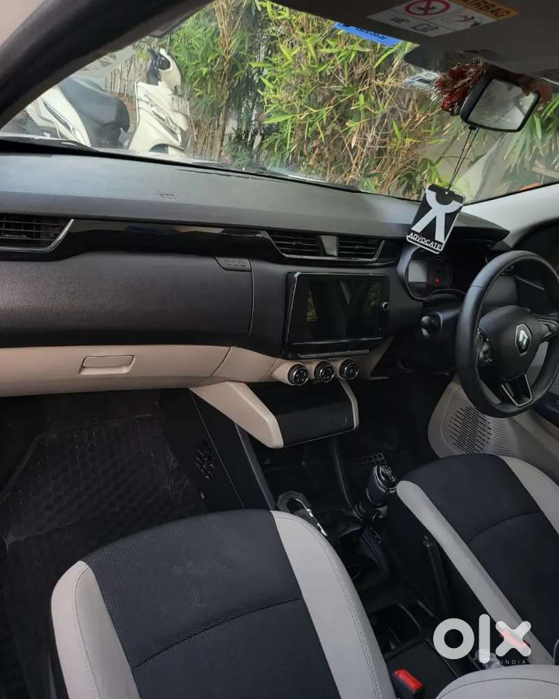 Renault Triber 2022 Showroom Condition Car