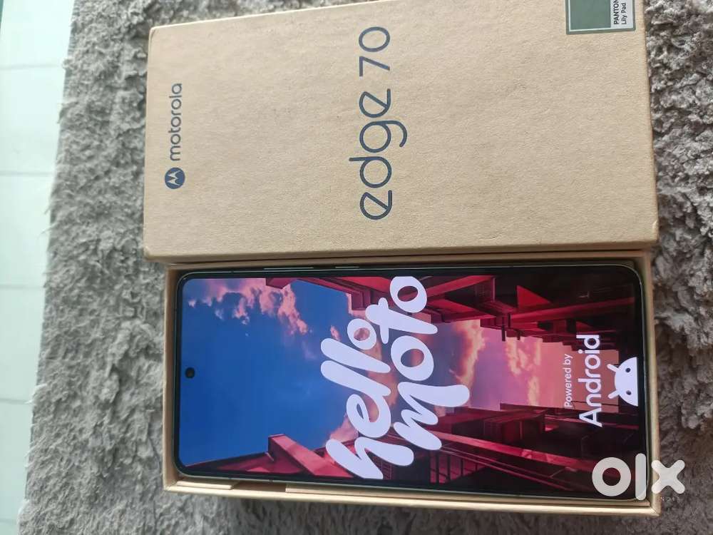 Moto edge 70 5g, storage 8/256gb, excellent condition, 11month warrant