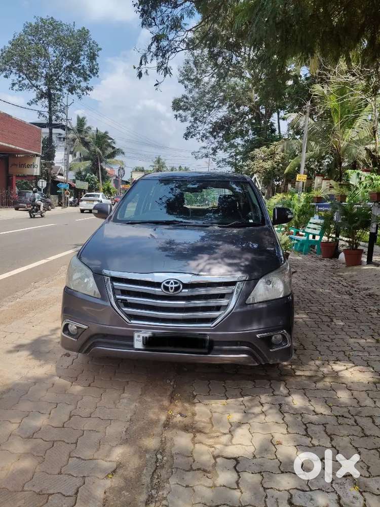 Toyota Innova 2.5 V 2015