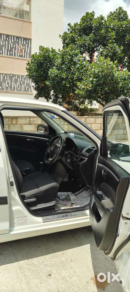 Maruti Suzuki Swift Vxi + Manual, 2012, Petrol